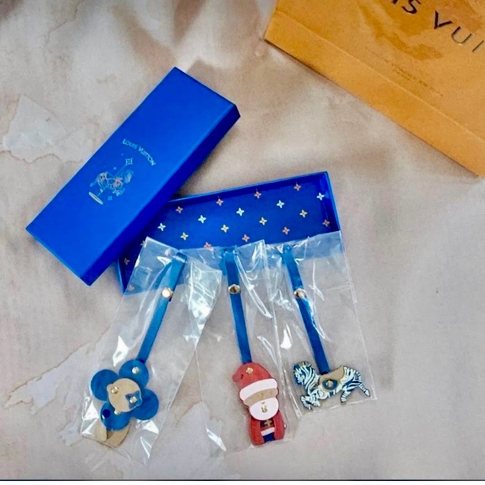 Louis Vuitton Set of 3 Holiday Ornament Bag Charm NWB VIP Gift - Picture 3 of 14
